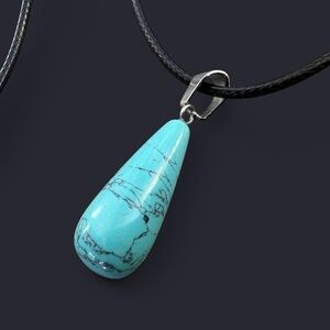 Howlite Tear Drop Pendant Necklace